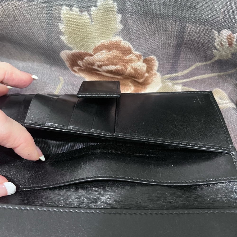 Gucci Leather Wallet made in Italy. Edges very good condition.Stamp 112715-2149 - Picture 6 of 14